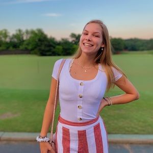 Meet your Posher, Laurel